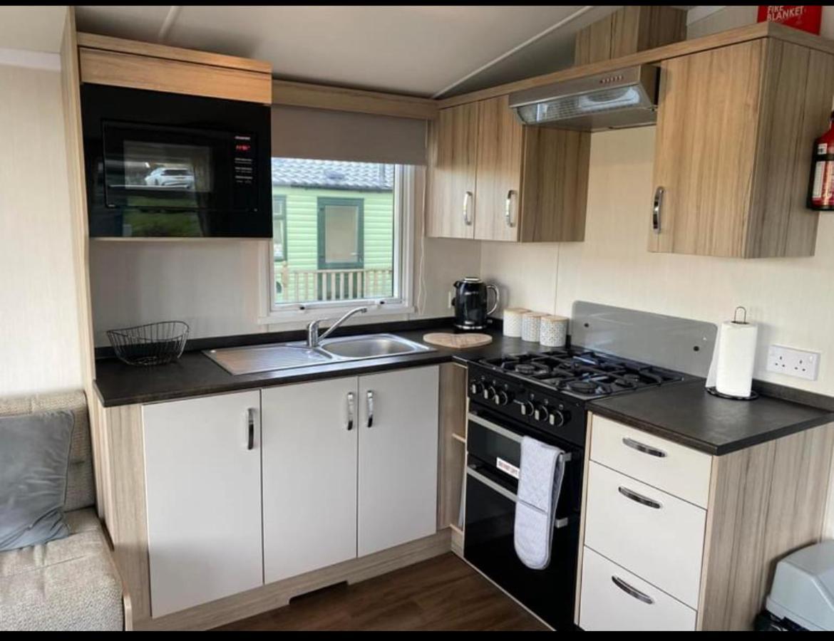 Experience Coastal Bliss In Our Modern 2019 Sea Viev 2 Bedroom Static Caravan At Clarach Bay Holiday Village! Aberystwyth Exterior photo