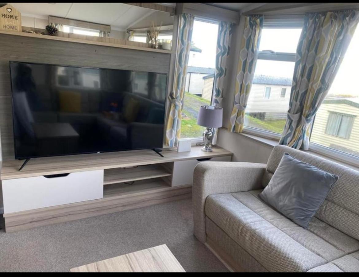 Experience Coastal Bliss In Our Modern 2019 Sea Viev 2 Bedroom Static Caravan At Clarach Bay Holiday Village! Aberystwyth Exterior photo